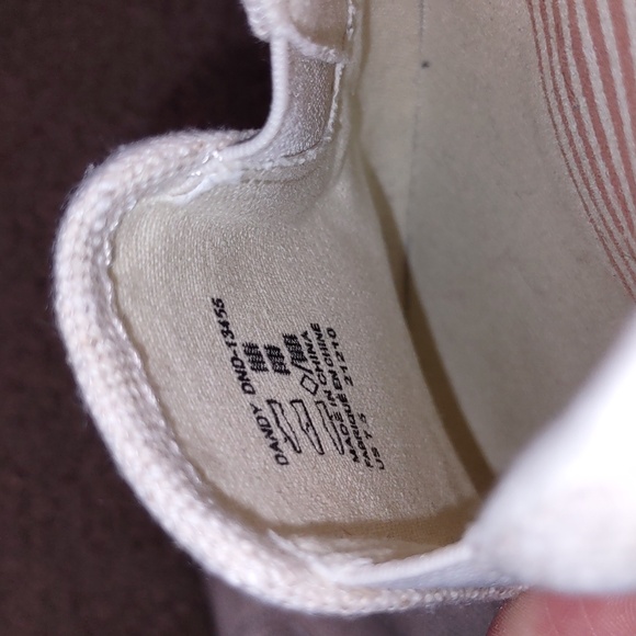 Taos 7.5 Dandy Canvas Slip On Shoes - Picture 10 of 12